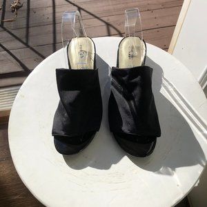 East 5th Black Slip On Sandals Size 8.5 W Fabric Upper